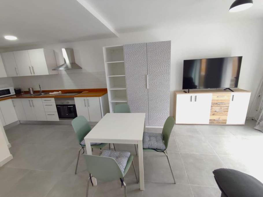 Apartament Near The Ocean In Playa San Juan Екстер'єр фото